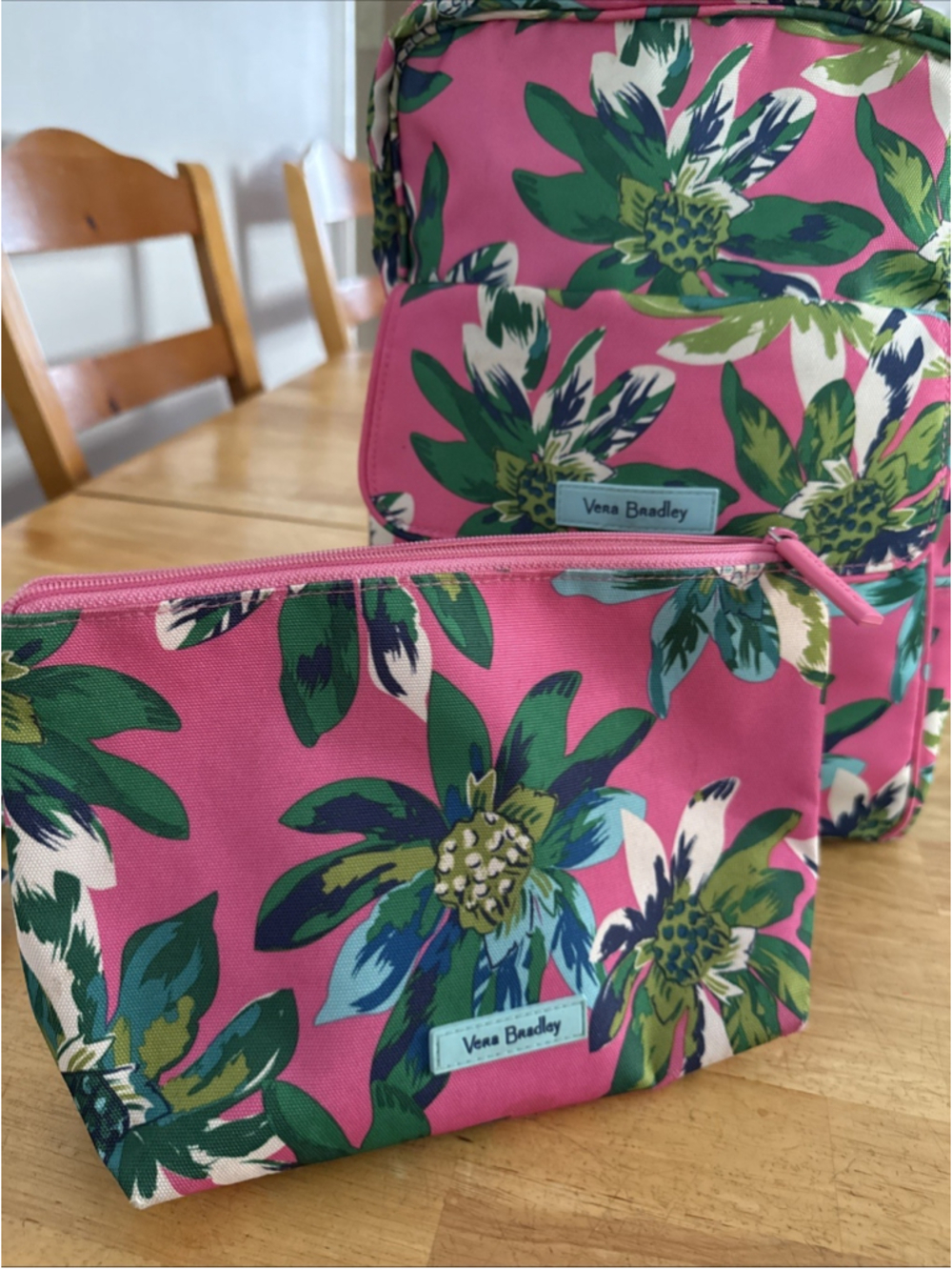 Vera Bradley Tropical Paradise Pink/green Backpack W/ Matching Makeup Bag - Picture 4 of 5